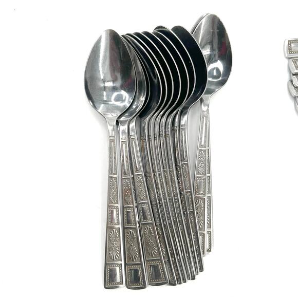 36 vintage Lifetime japan stainless steel flatware set - Picture 6 of 9